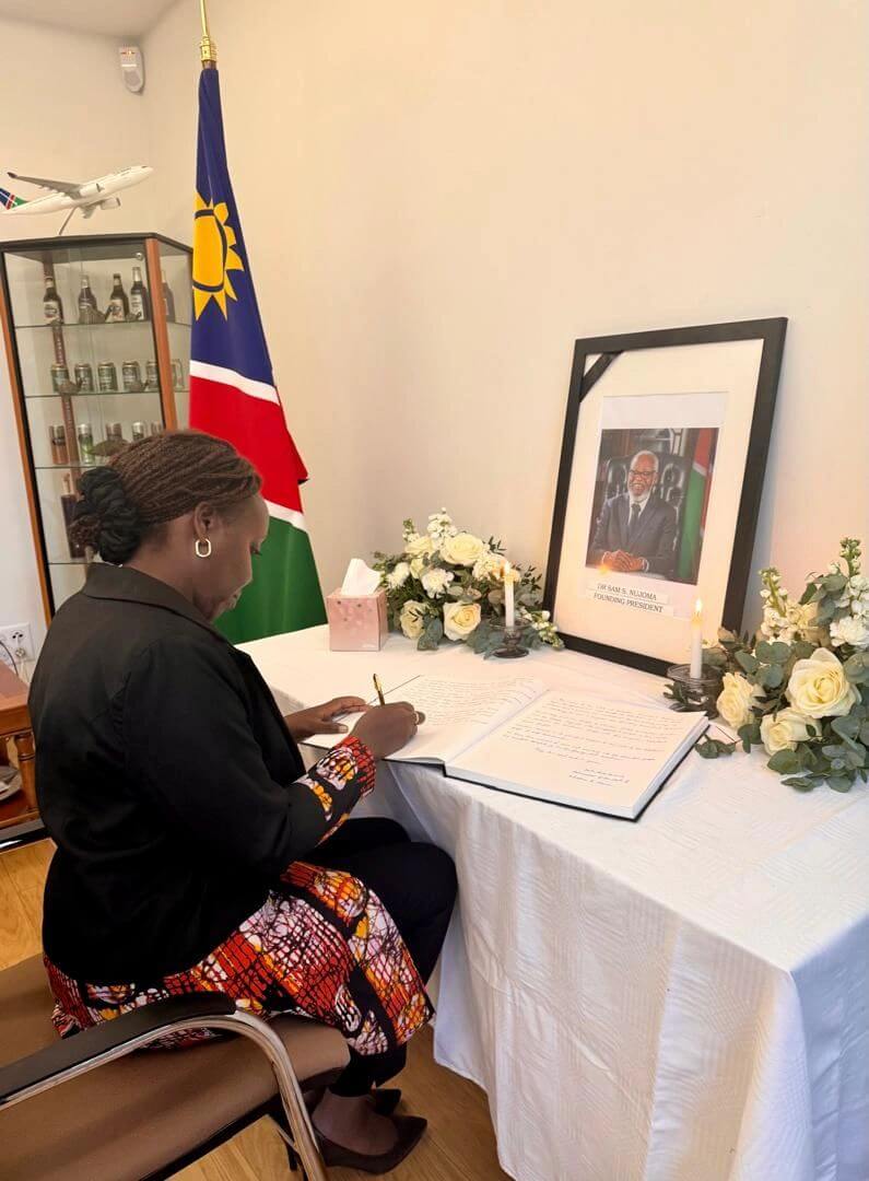 SIGNING OF CONDOLENCE